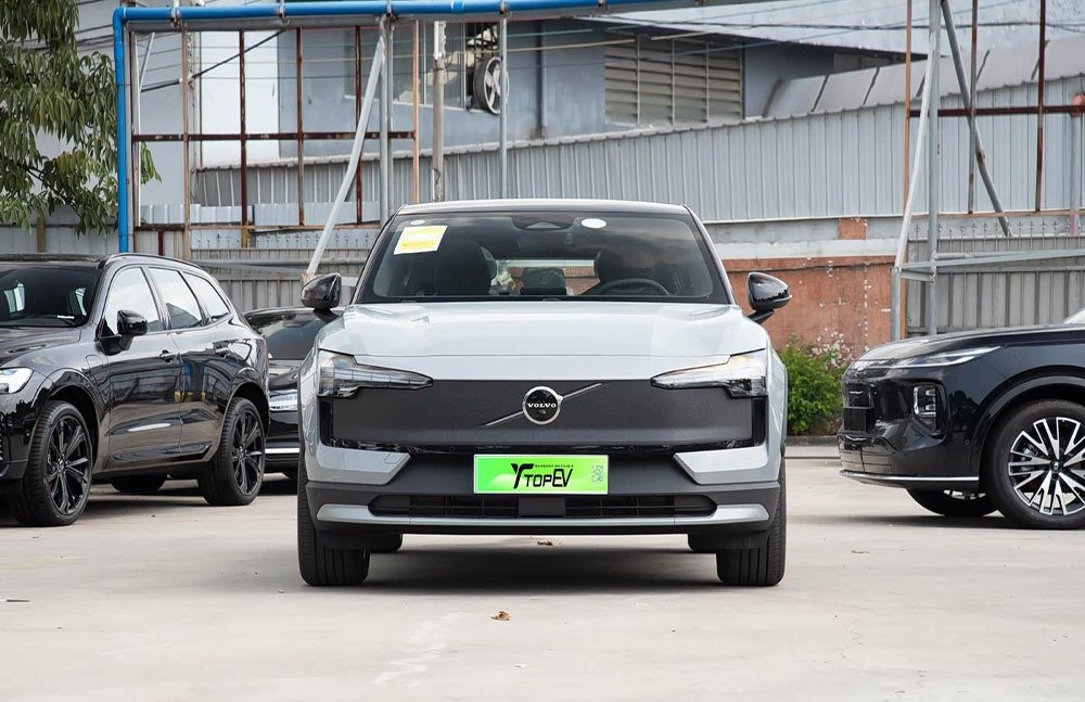 imgi_3_1_3(39) 2026 Volvo EX30 Cross Country– China Export Vehicle | Chinese cars in Zimbabwe - Image 1