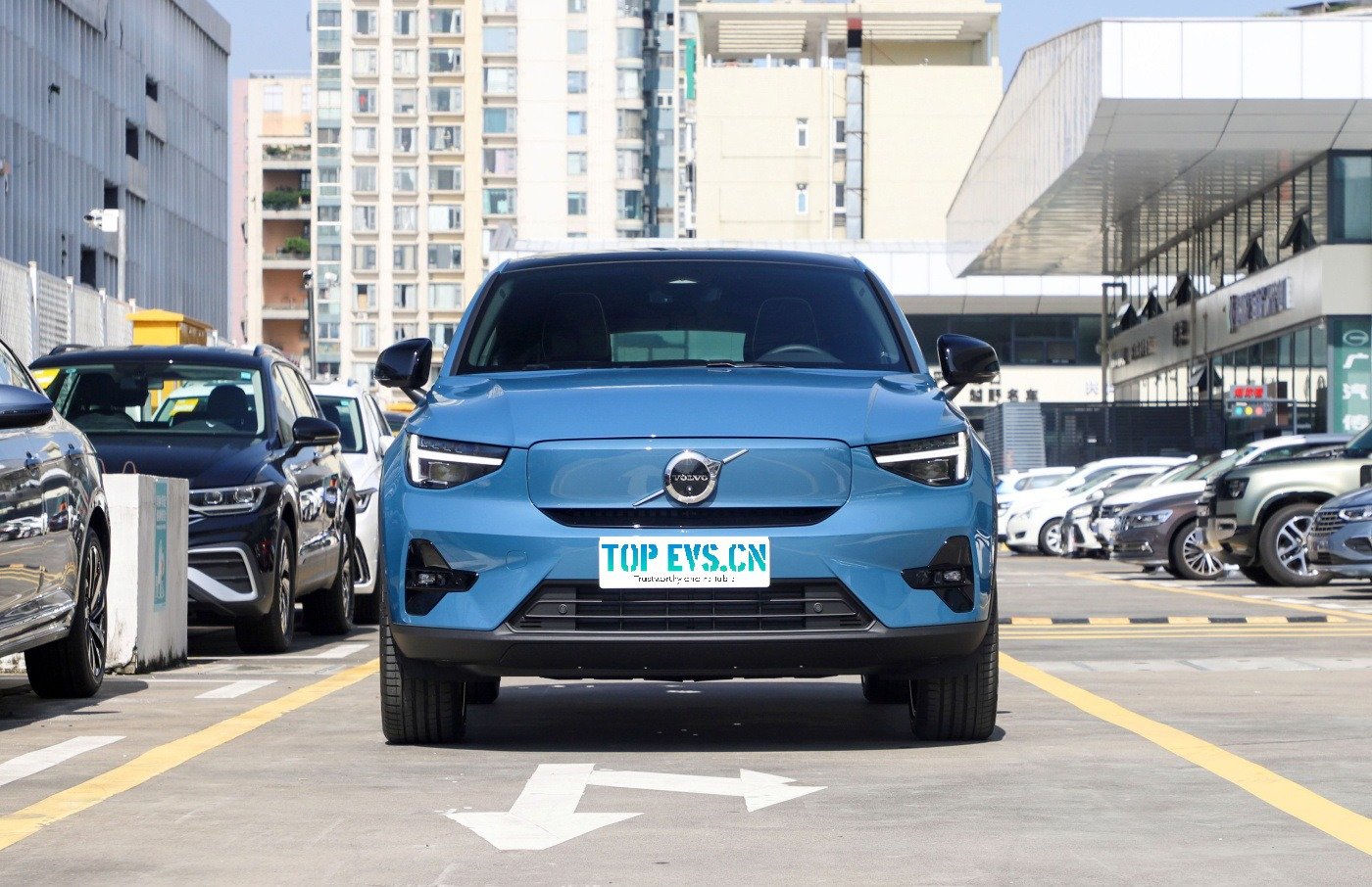 imgi_3_Volvo C40 PHEV front(1) VOLVO C40– Buy Direct From China | Chinese cars in Zimbabwe - Image 1